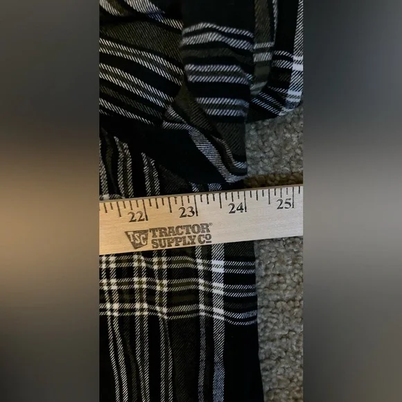 Natural Reflections Plaid Button-Up Flannel Shirt - Black and Green size XL - Picture 10 of 12